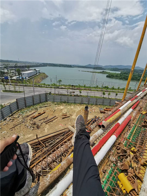 唐河县作业中发生设备损坏或人员意外，责任怎么划分？